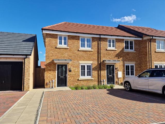 3 bedroom end of terrace house for sale