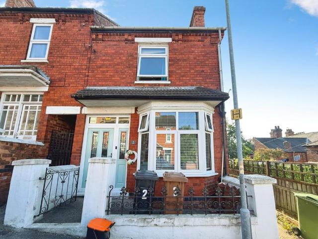 3 bedroom end of terrace house for sale