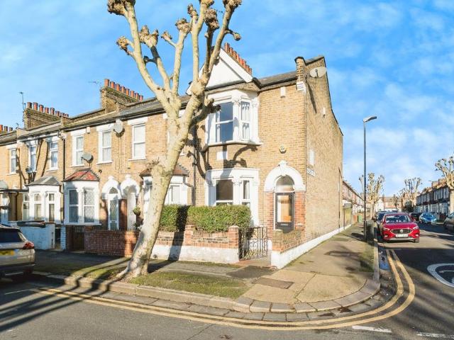 3 bedroom end of terrace house for sale
