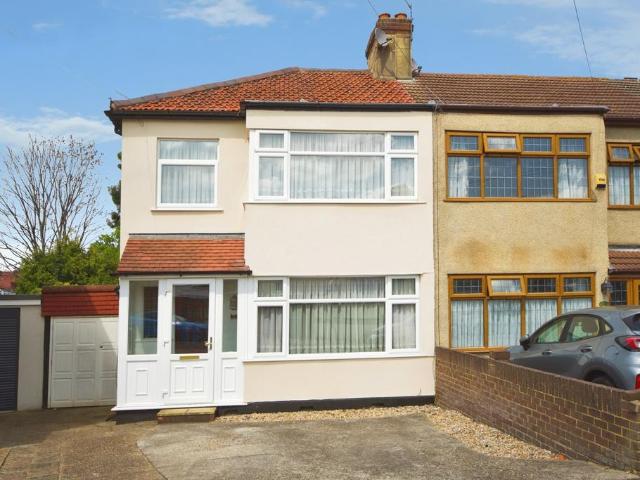 3 bedroom end of terrace house for sale