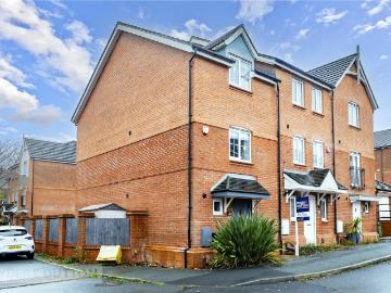3 bedroom end of terrace house for sale