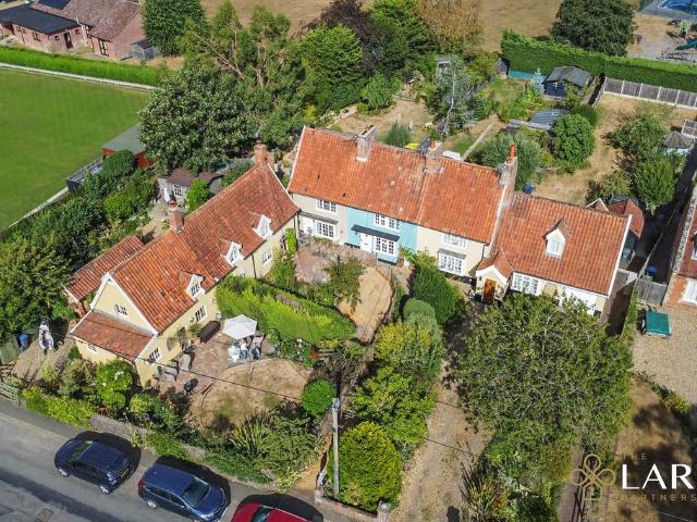 3 bedroom end of terrace house for sale