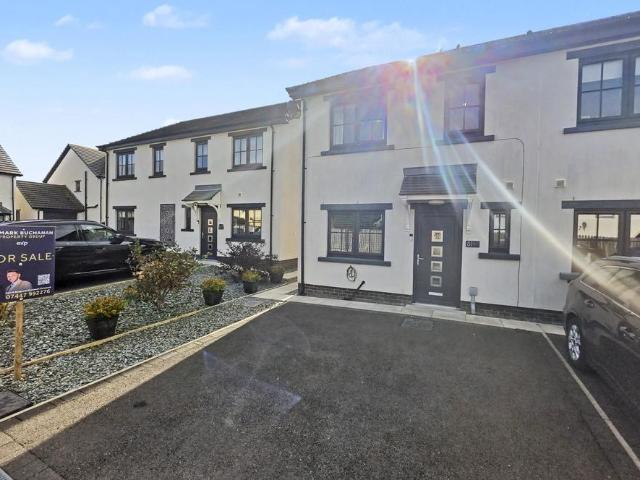3 bedroom end of terrace house for sale
