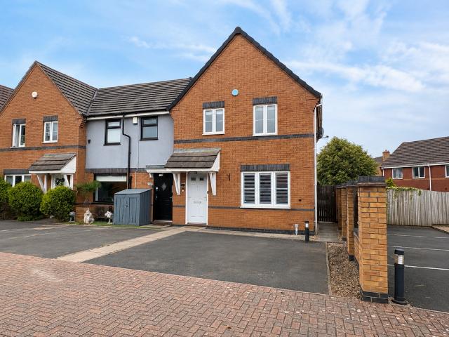3 bedroom end of terrace house for sale