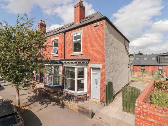 3 bedroom end of terrace house for sale
