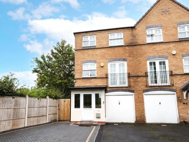 3 bedroom end of terrace house for sale