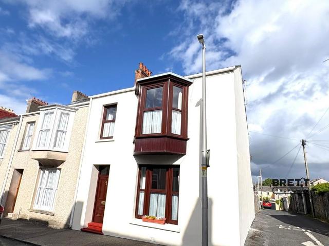 3 bedroom end of terrace house for sale