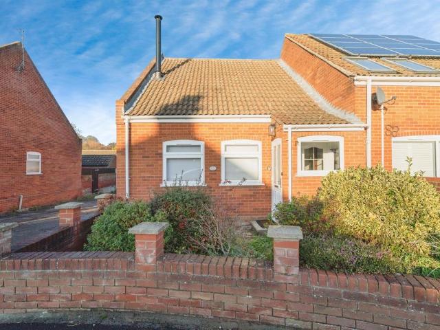 3 bedroom end of terrace house for sale