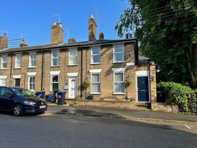 3 bedroom end of terrace house for sale