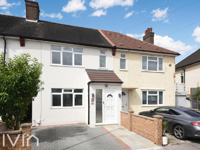 3 bedroom end of terrace house for sale