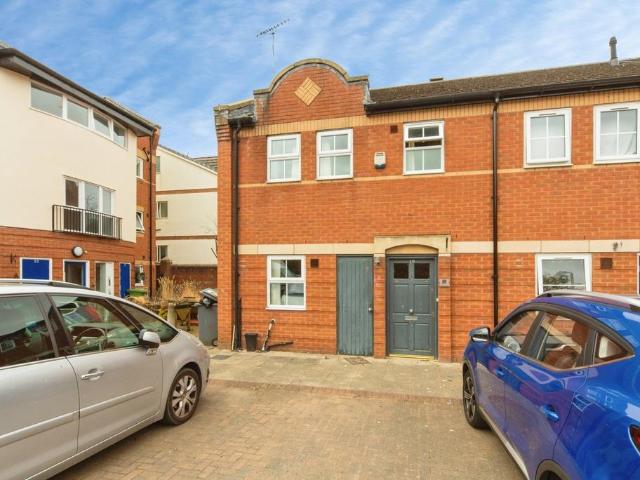 3 bedroom end of terrace house for sale