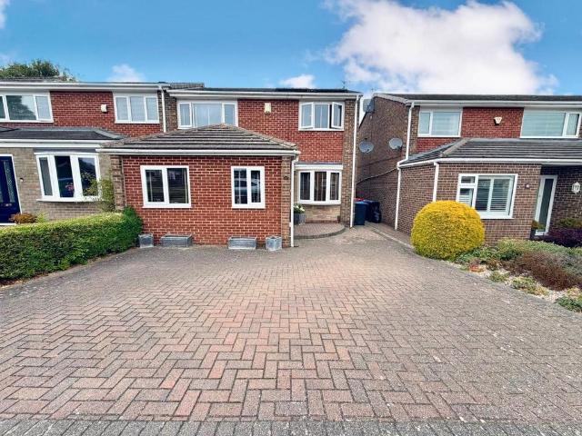 3 bedroom end of terrace house for sale