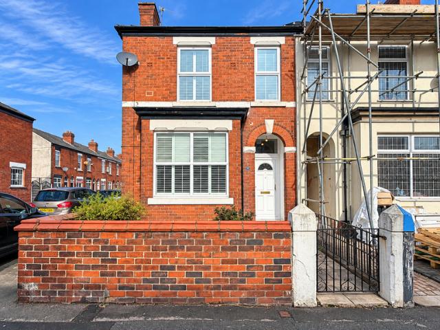 3 bedroom end of terrace house for sale