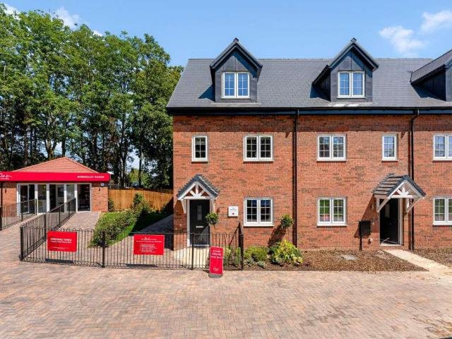 3 bedroom end of terrace house for sale