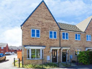 3 bedroom end of terrace house for sale