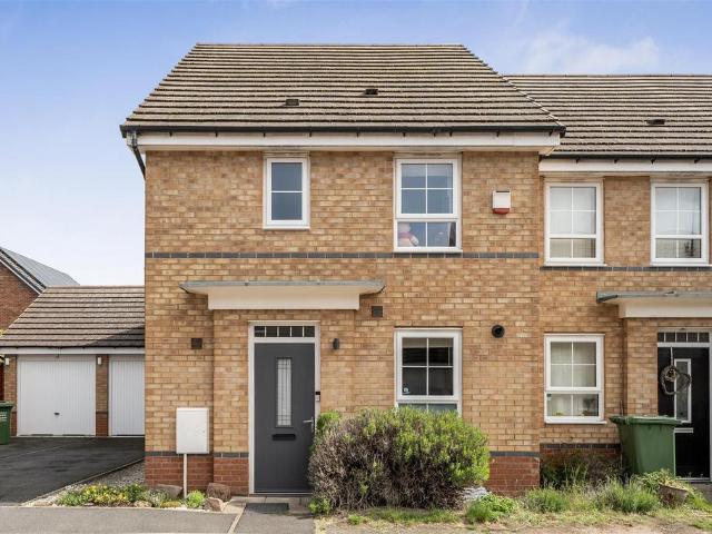 3 bedroom end of terrace house for sale