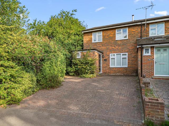 3 bedroom end of terrace house for sale