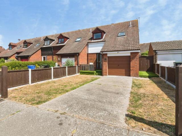 3 bedroom end of terrace house for sale