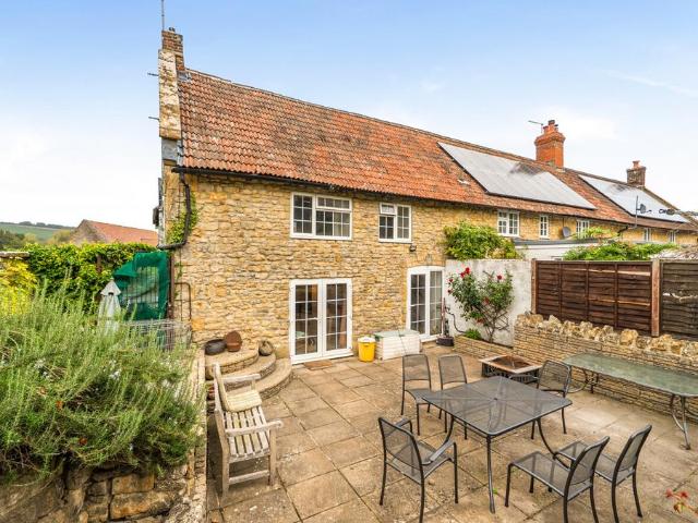 3 bedroom end of terrace house for sale