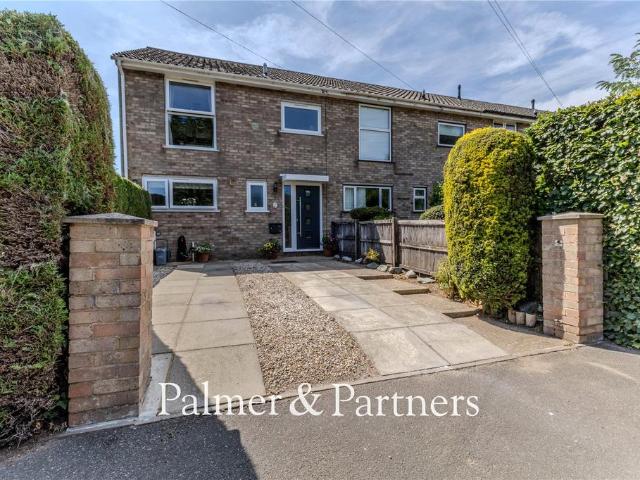 3 bedroom end of terrace house for sale