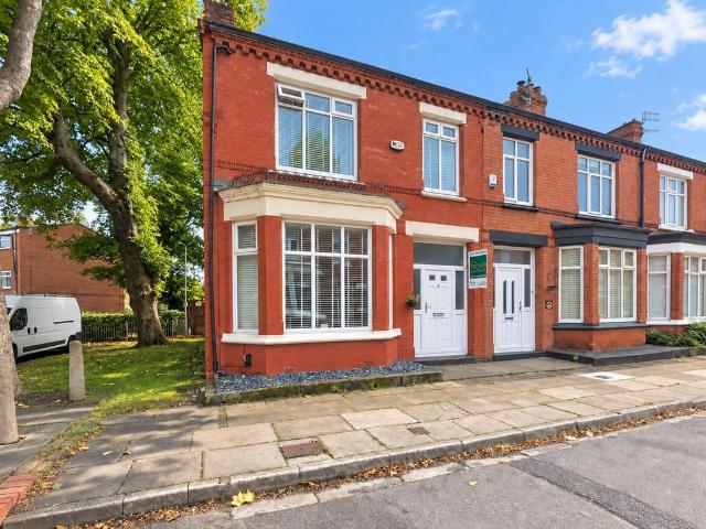 3 bedroom end of terrace house for sale