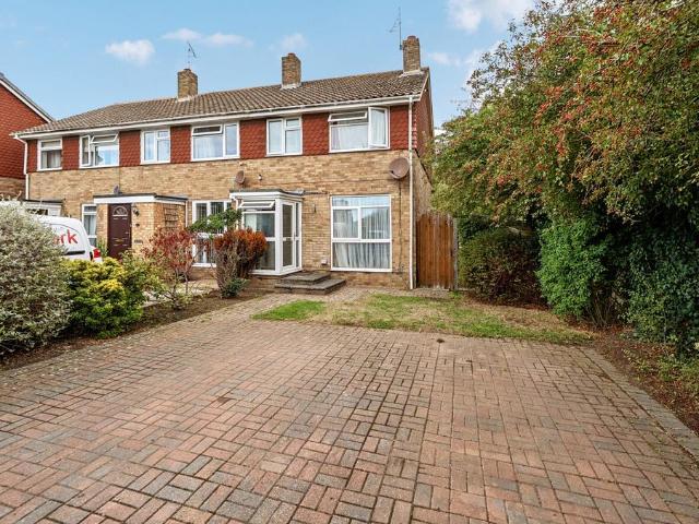 3 bedroom end of terrace house for sale