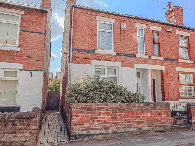 3 bedroom end of terrace house for sale