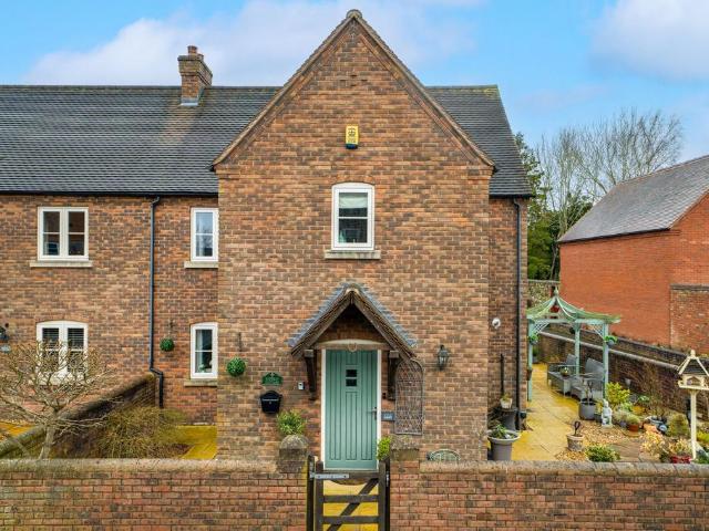 3 bedroom end of terrace house for sale