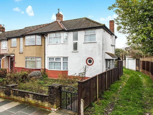 3 bedroom end of terrace house for sale