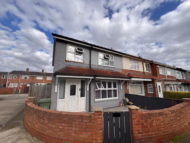 3 bedroom end of terrace house for sale