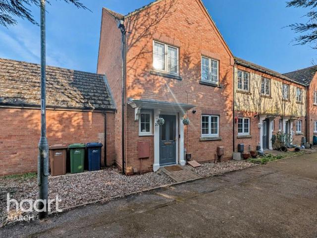 3 bedroom end of terrace house for sale