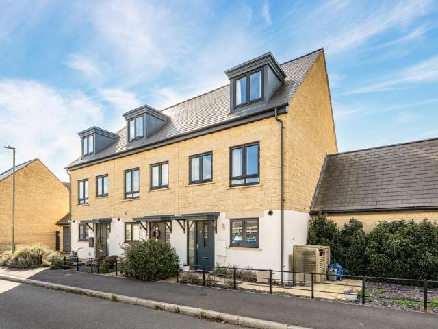 3 bedroom end of terrace house for sale