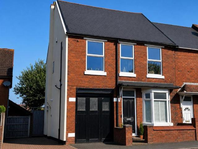 3 bedroom end of terrace house for sale