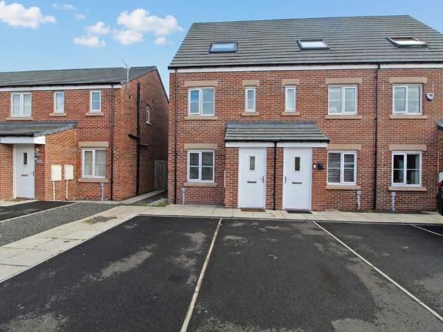 3 bedroom end of terrace house for sale