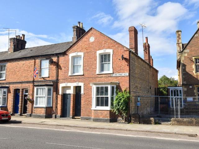 3 bedroom end of terrace house for sale