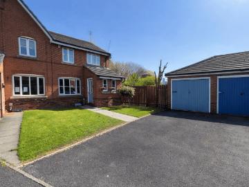 3 bedroom end of terrace house for sale