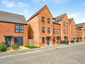 3 bedroom end of terrace house for sale