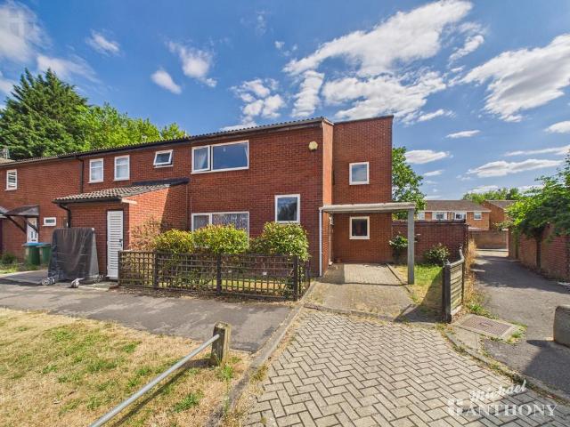 3 bedroom end of terrace house for sale