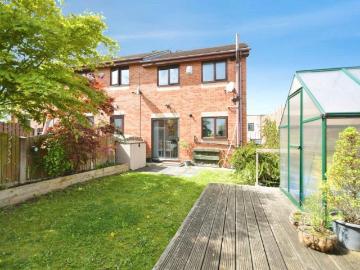 3 bedroom end of terrace house for sale