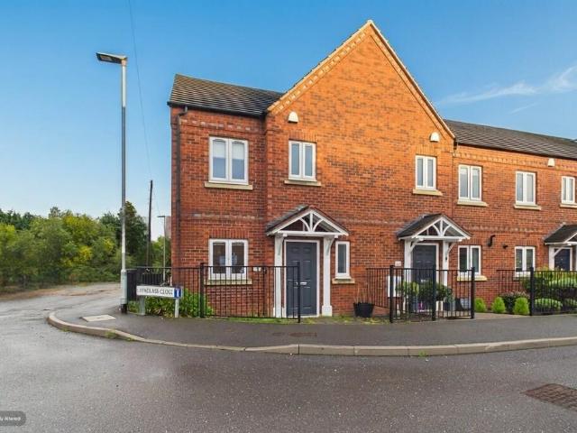 3 bedroom end of terrace house for sale