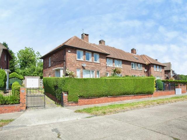 3 bedroom end of terrace house for sale