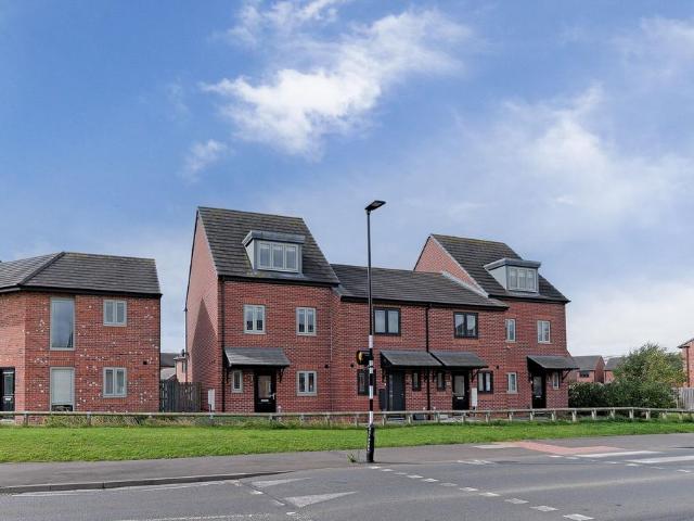 3 bedroom end of terrace house for sale