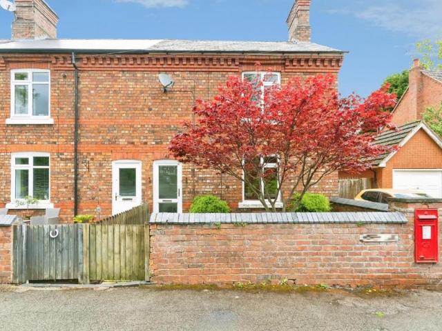 3 bedroom end of terrace house for sale