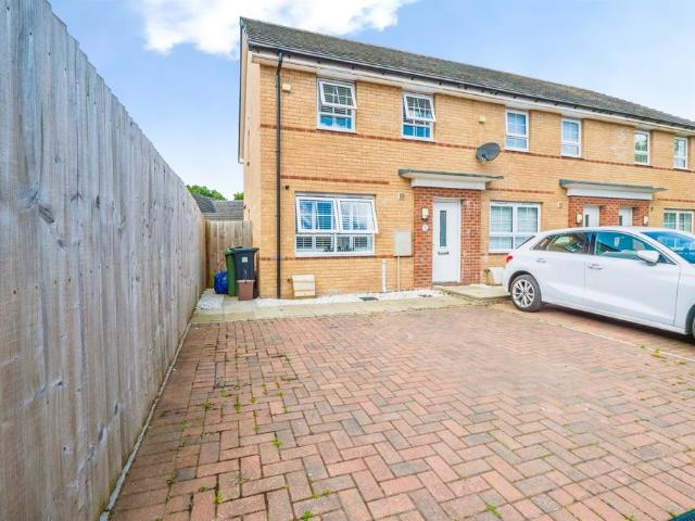3 bedroom end of terrace house for sale