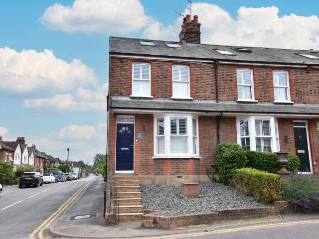 3 bedroom end of terrace house for sale