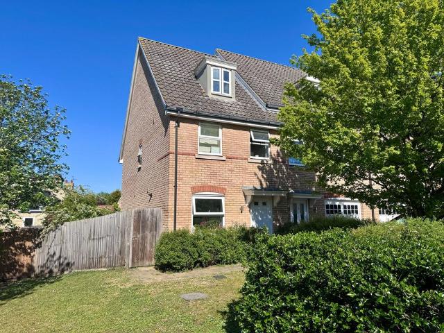 3 bedroom end of terrace house for sale