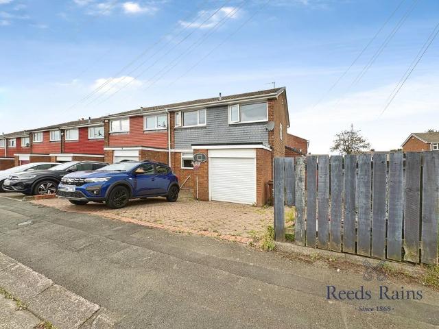 3 bedroom end of terrace house for sale