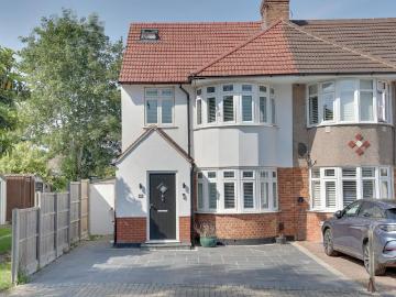 3 bedroom end of terrace house for sale
