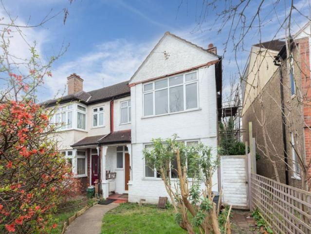 3 bedroom end of terrace house for sale