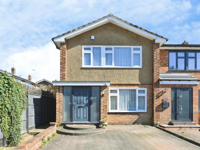 3 bedroom end of terrace house for sale